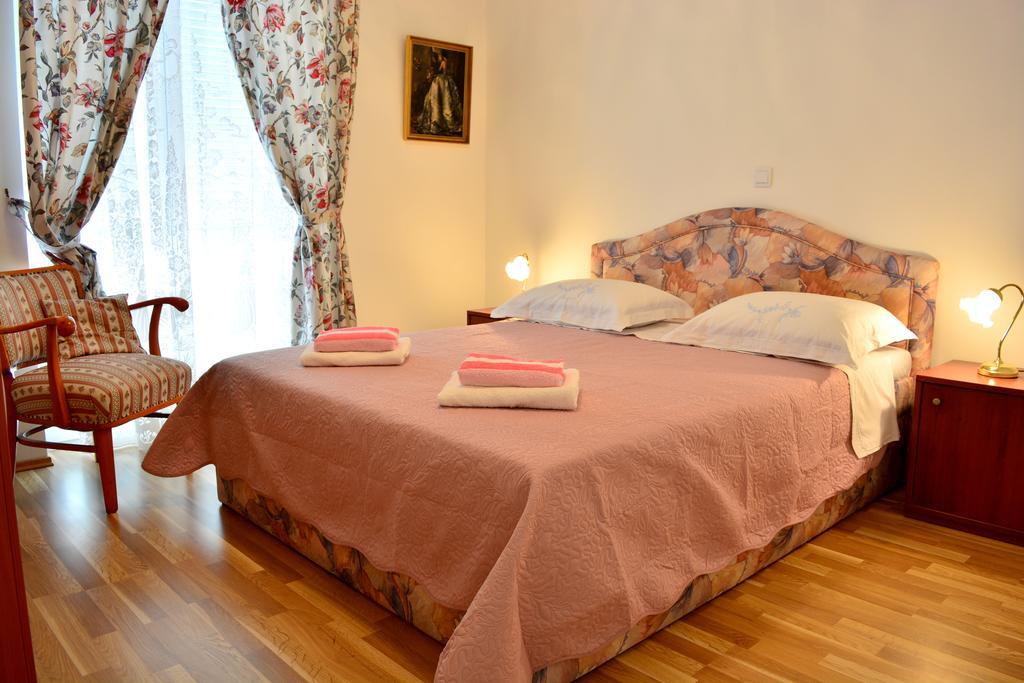Apartments M&B Podstrana Luaran gambar