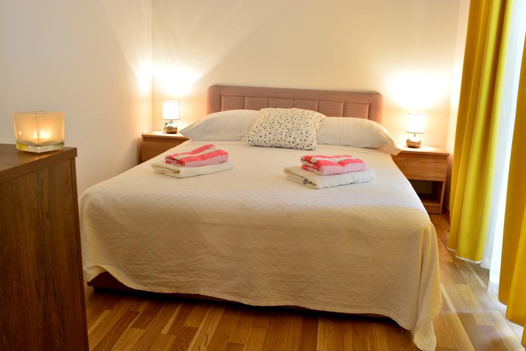 Apartments M&B Podstrana Luaran gambar