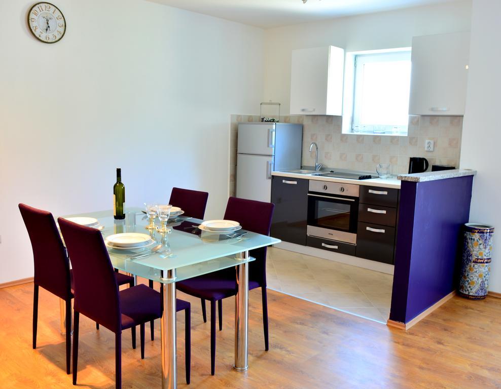 Apartments M&B Podstrana Luaran gambar