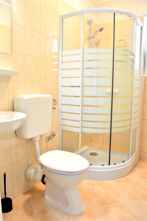 Apartments M&B Podstrana Luaran gambar