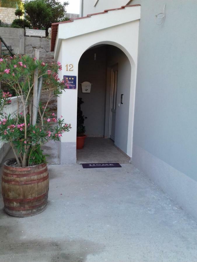 Apartments M&B Podstrana Luaran gambar