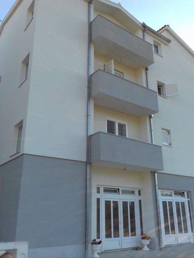 Apartments M&B Podstrana Luaran gambar